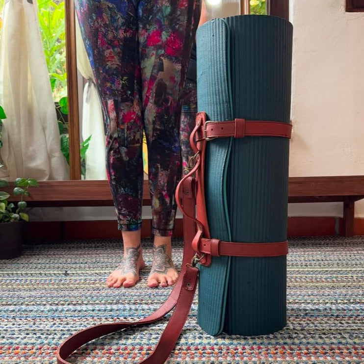 Arnés de cuero para tapete de yoga