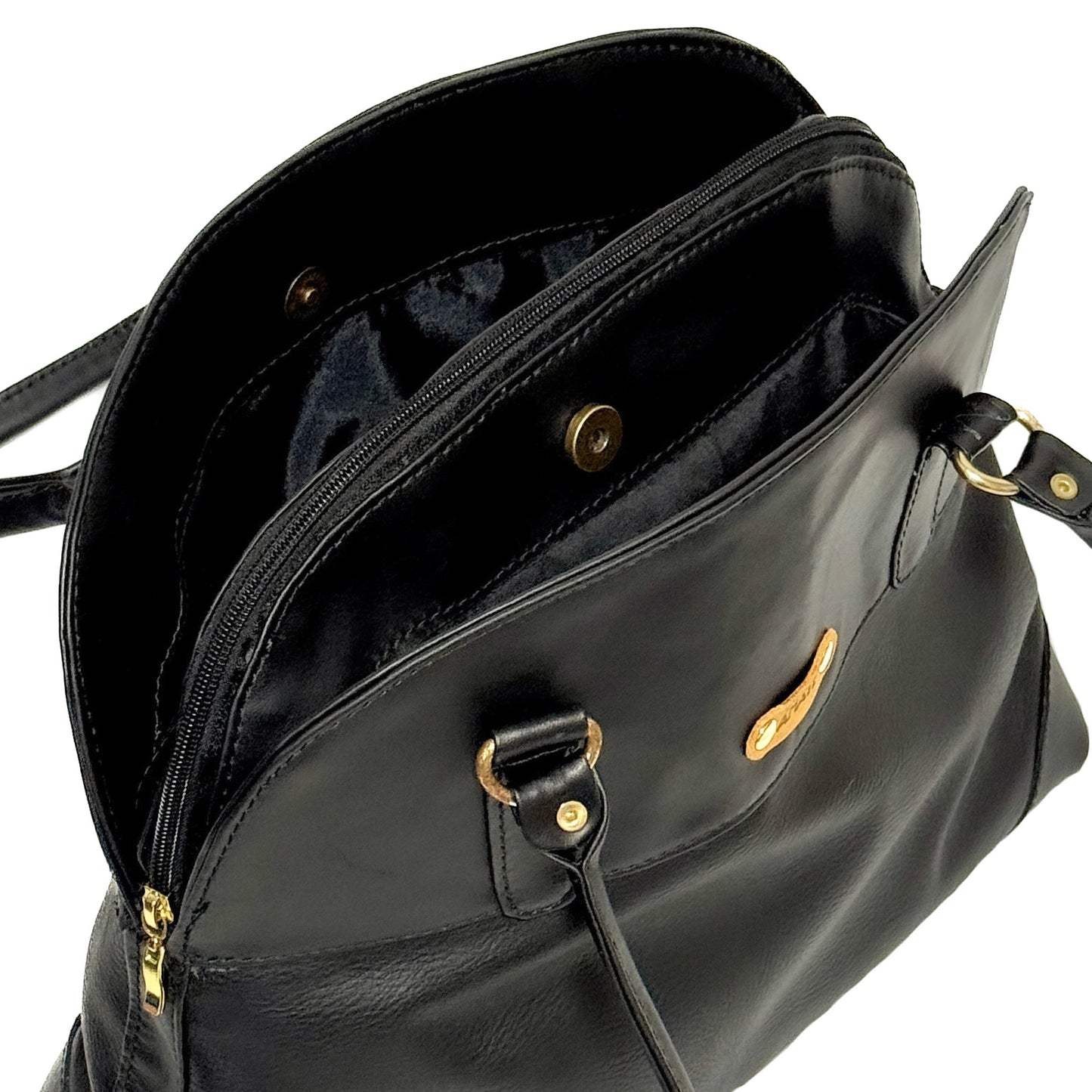 Restauración de Bolso Emblemático — “Memoria Viva”