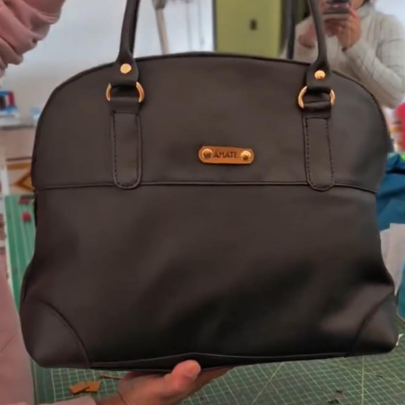 Restauración de Bolso Emblemático — “Memoria Viva”