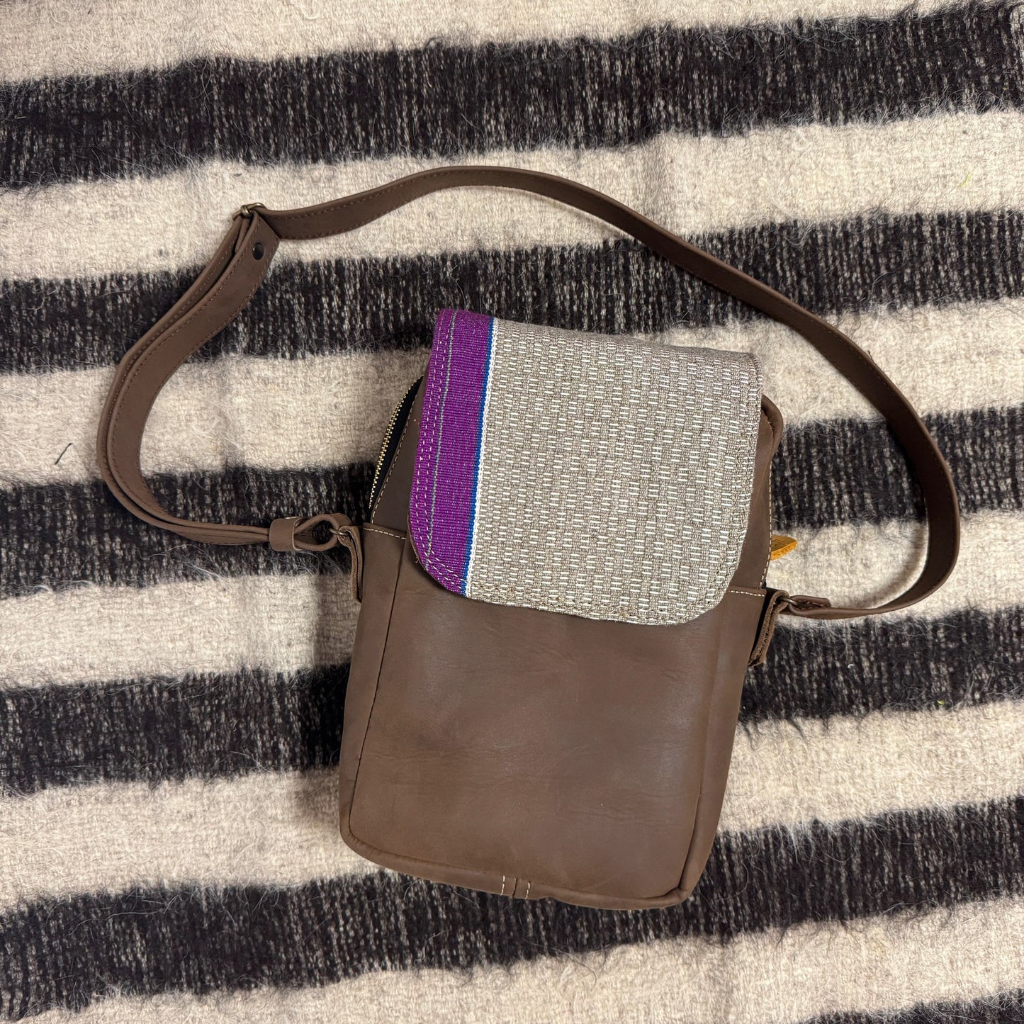 Crossbody NUCU iPad