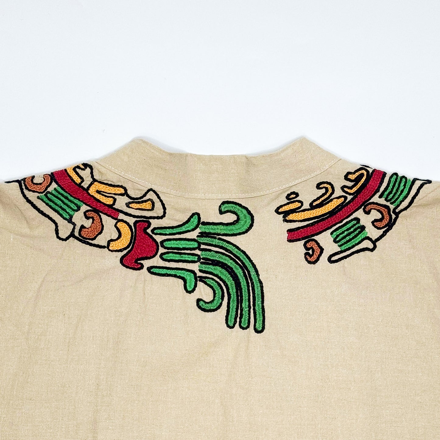 Kimono Bordado Quetzalcóatl – Arte Textil en Lino y Algodón, Hecho a Mano