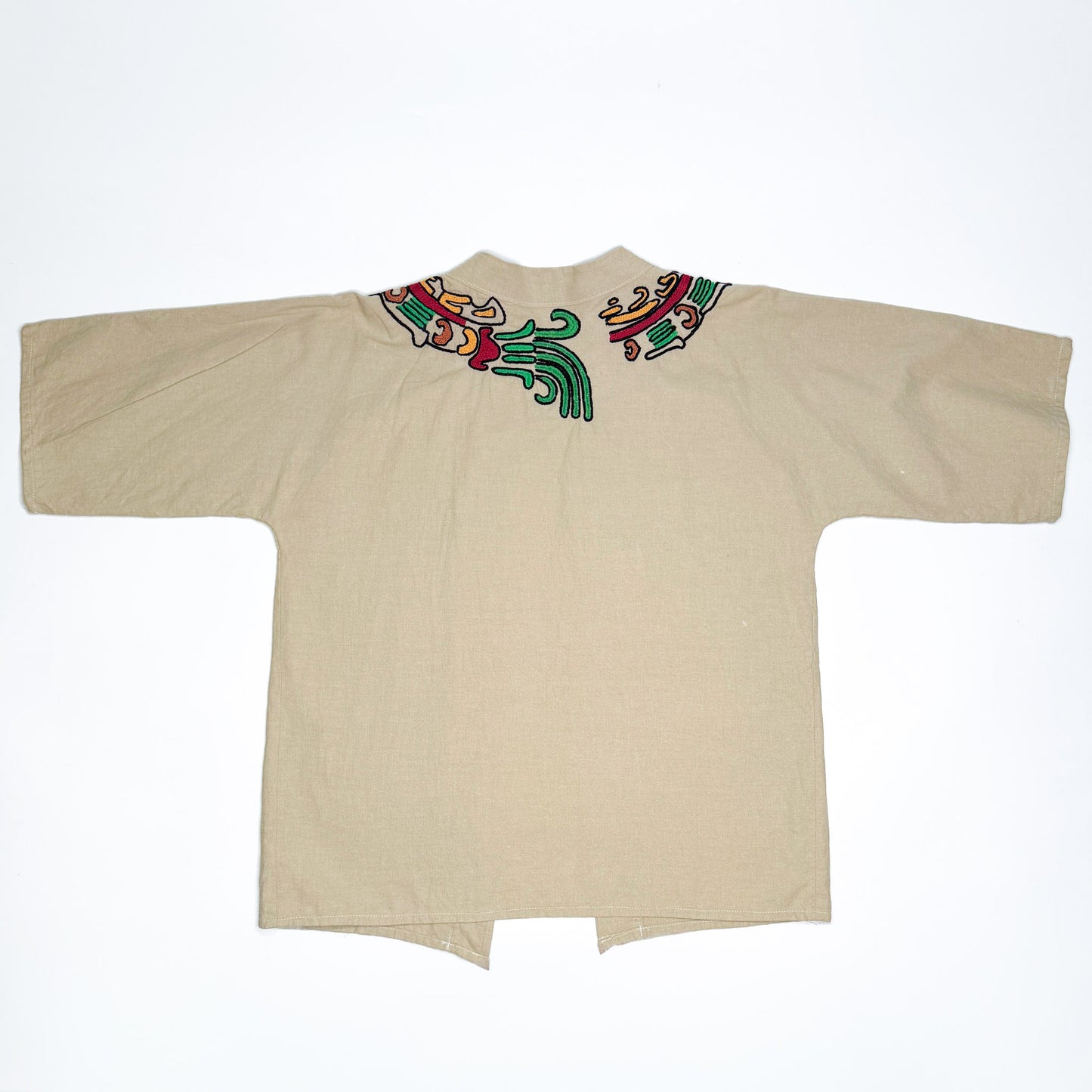 Kimono Bordado Quetzalcóatl – Arte Textil en Lino y Algodón, Hecho a Mano