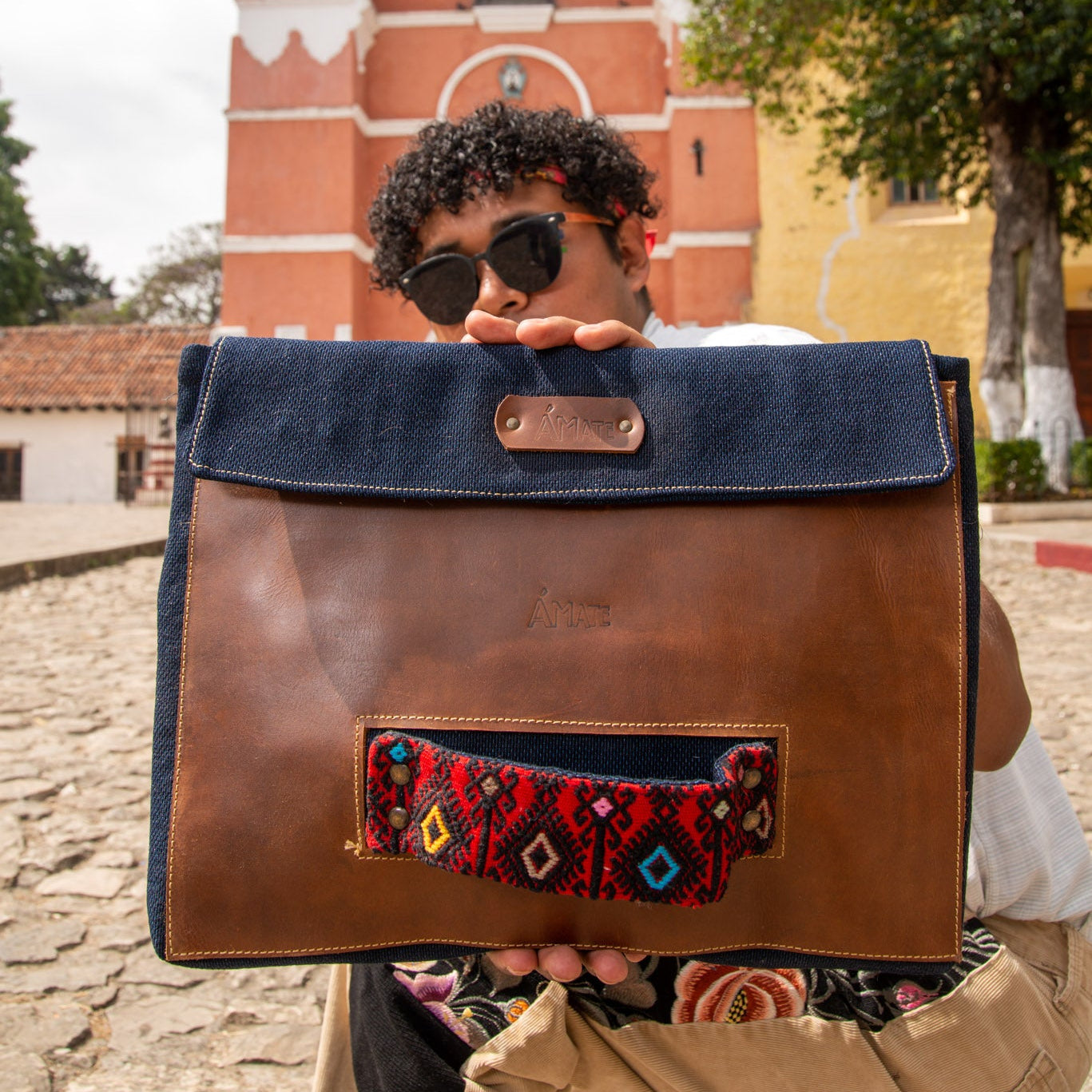 Maletín para Laptop “Raíz Textil”