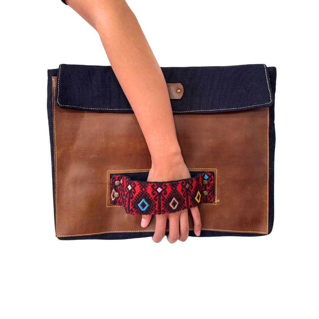 Maletín para Laptop “Raíz Textil”