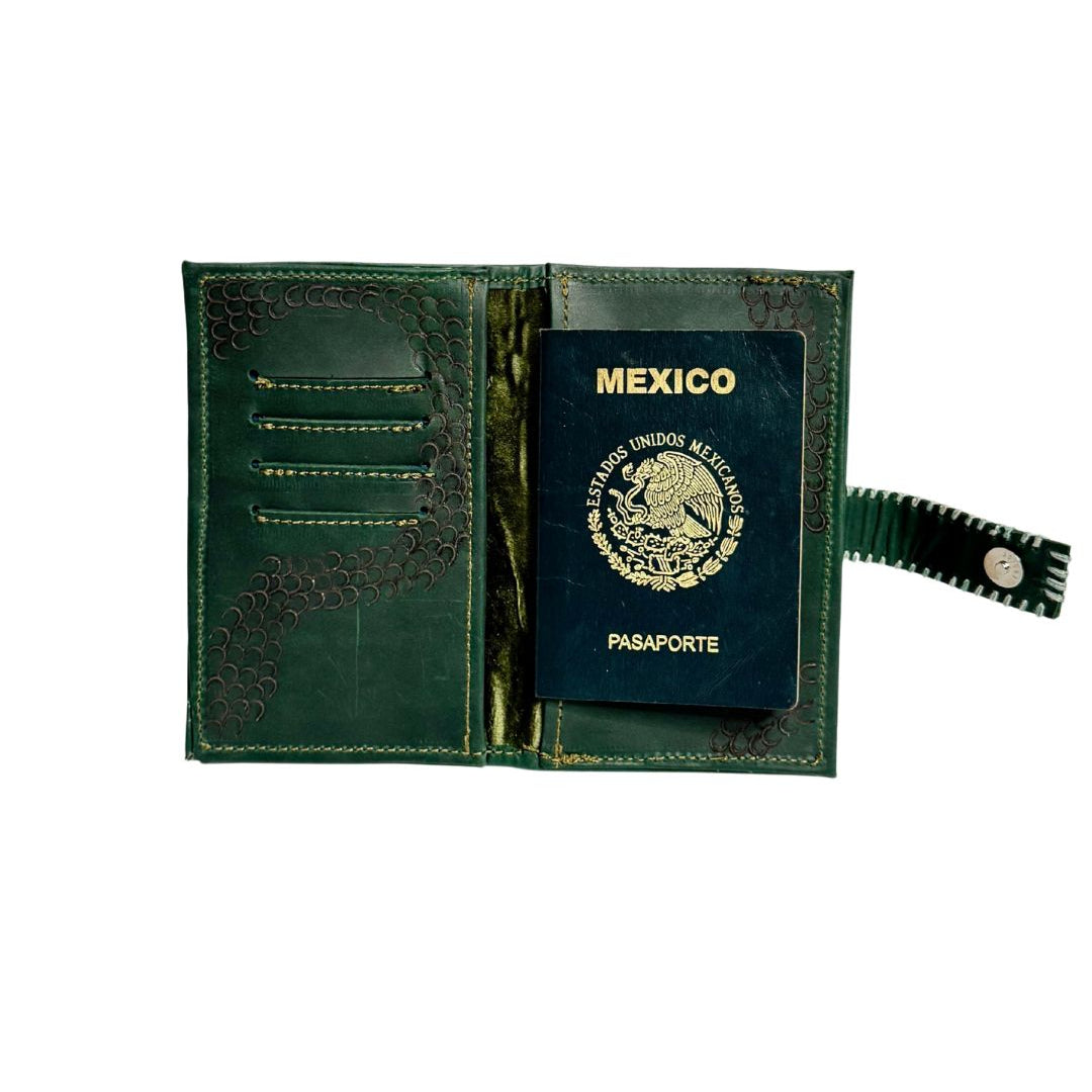 Porta Pasaporte "Vuelo de Quetzal"