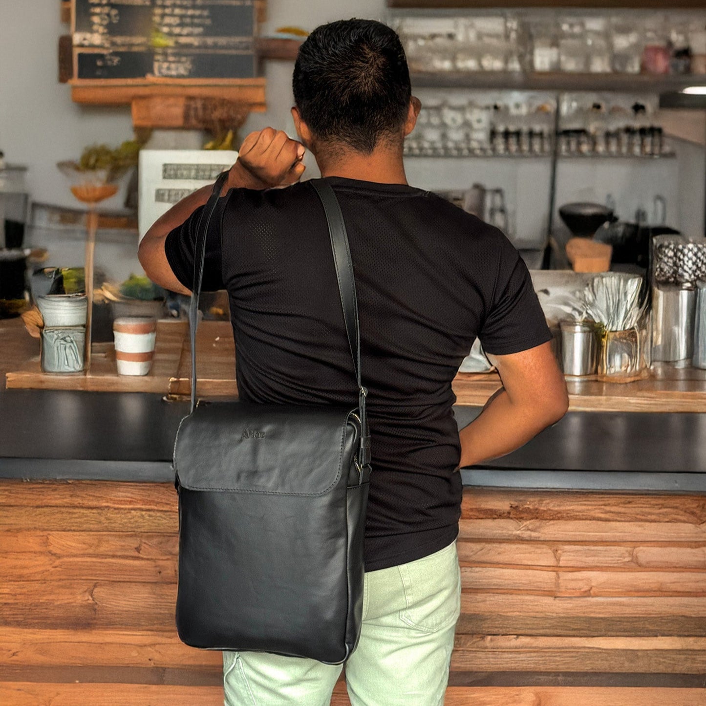 Bolso Cruzado de Cuero — “Aliado Urbano”